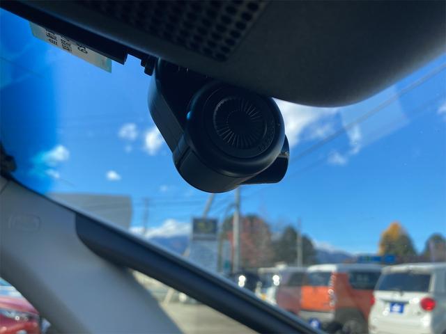 ｅ：ＨＥＶホーム　衝突軽減ブレーキ　前後ドライブレコーダー　ストラーダＳＤナビ　フルセグＴＶ　Ｂｌｕｅｔｏｏｔｈ　バックカメラ　ＥＴＣ車載器　プッシュスタート　ＬＥＤライト　クルーズコントロール　車検令和６年３月(57枚目)