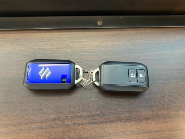 フロンクス ベースグレード　届出済未使用車　純正９インチナビ　全方位モニター　ワイアレス充電器　衝突軽減ブレーキ　ＬＥＤヘッドライト　フロアマット　アダプティブクルコン　ＬＥＤヘッドライト　スマートキー２個（7枚目）