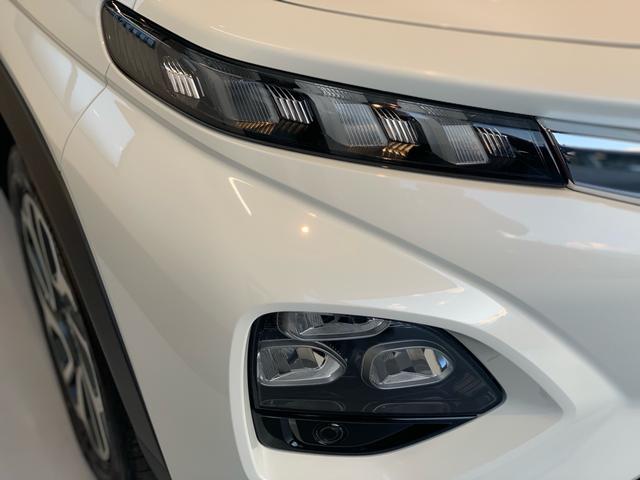 フロンクス ベースグレード　届出済未使用車　純正９インチナビ　全方位モニター　ワイアレス充電器　衝突軽減ブレーキ　ＬＥＤヘッドライト　フロアマット　アダプティブクルコン　ＬＥＤヘッドライト　スマートキー２個（13枚目）
