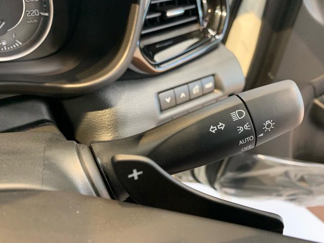 フロンクス ベースグレード　届出済未使用車　純正９インチナビ　全方位モニター　ワイアレス充電器　衝突軽減ブレーキ　ＬＥＤヘッドライト　フロアマット　アダプティブクルコン　ＬＥＤヘッドライト　スマートキー２個（31枚目）