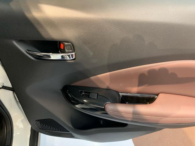 フロンクス ベースグレード　届出済未使用車　純正９インチナビ　全方位モニター　ワイアレス充電器　衝突軽減ブレーキ　ＬＥＤヘッドライト　フロアマット　アダプティブクルコン　ＬＥＤヘッドライト　スマートキー２個（38枚目）