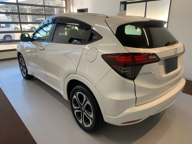 ヴェゼル ハイブリッドZ・ホンダセンシング ワンオーナー 禁煙車 アルパイン8インチナビ バックカメラ ETC ドラレコ 運転席パワーシート ハーフレザーシート シートヒーター 純正17インチアルミ(10枚目)