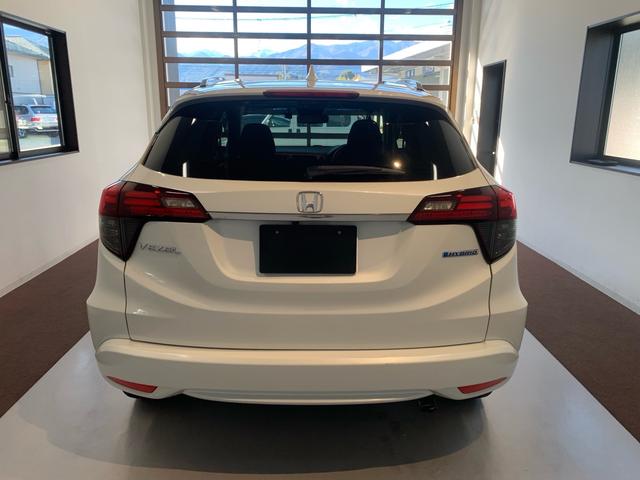 ヴェゼル ハイブリッドZ・ホンダセンシング ワンオーナー 禁煙車 アルパイン8インチナビ バックカメラ ETC ドラレコ 運転席パワーシート ハーフレザーシート シートヒーター 純正17インチアルミ(12枚目)