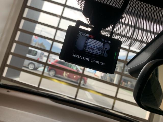 ヤリス G ワンオーナー 禁煙車 純正ディスプレイオーディオ パノラミックビューモニター ETC 前後ドラレコ スマートキー LEDヘッドライト シートヒーター(4枚目)