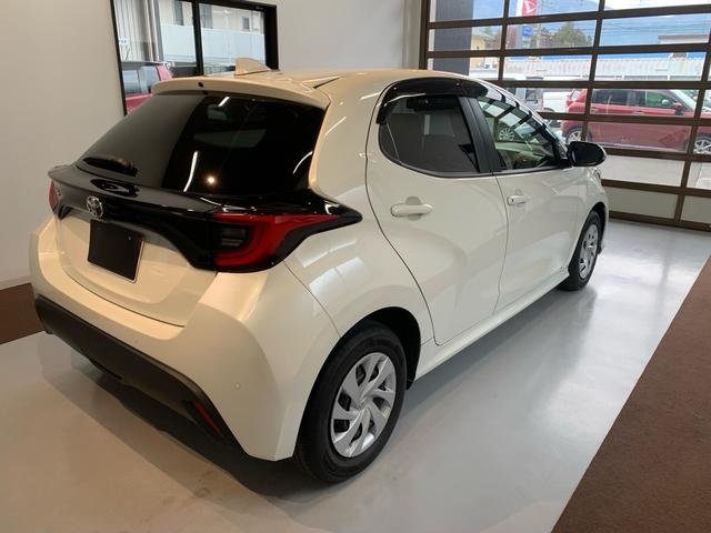 ヤリス G ワンオーナー 禁煙車 純正ディスプレイオーディオ パノラミックビューモニター ETC 前後ドラレコ スマートキー LEDヘッドライト シートヒーター(12枚目)