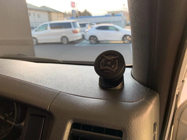 ハイエースバン スーパーＧＬ　ダークプライムＩＩ　禁煙車　ワンオーナー　ディーゼルターボ　ストラーダＳＤナビ　パノラミックビューモニター　ドラレコ前後　ＥＴＣ　デジタルインナーミラー　　１７インチ社外アルミ　ホワイトレタータイヤ（10枚目）