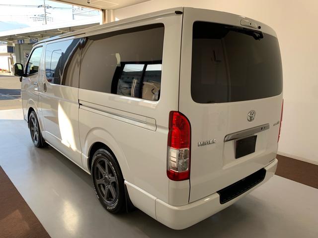 ハイエースバン スーパーＧＬ　ダークプライムＩＩ　禁煙車　ワンオーナー　ディーゼルターボ　ストラーダＳＤナビ　パノラミックビューモニター　ドラレコ前後　ＥＴＣ　デジタルインナーミラー　　１７インチ社外アルミ　ホワイトレタータイヤ（15枚目）