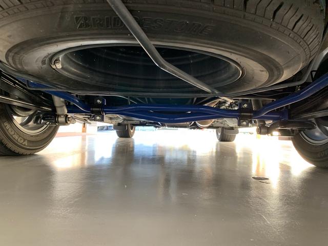 ハイエースバン スーパーＧＬ　ダークプライムＩＩ　禁煙車　ワンオーナー　ディーゼルターボ　ストラーダＳＤナビ　パノラミックビューモニター　ドラレコ前後　ＥＴＣ　デジタルインナーミラー　　１７インチ社外アルミ　ホワイトレタータイヤ（28枚目）