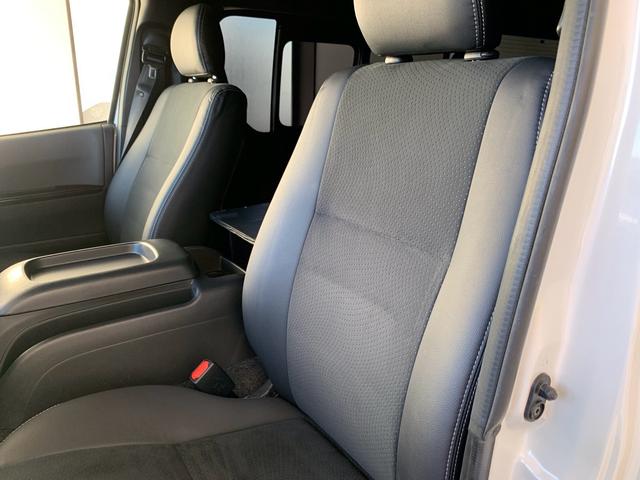 ハイエースバン スーパーＧＬ　ダークプライムＩＩ　禁煙車　ワンオーナー　ディーゼルターボ　ストラーダＳＤナビ　パノラミックビューモニター　ドラレコ前後　ＥＴＣ　デジタルインナーミラー　　１７インチ社外アルミ　ホワイトレタータイヤ（30枚目）