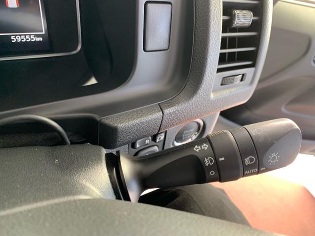 ハイエースバン スーパーＧＬ　ダークプライムＩＩ　禁煙車　ワンオーナー　ディーゼルターボ　ストラーダＳＤナビ　パノラミックビューモニター　ドラレコ前後　ＥＴＣ　デジタルインナーミラー　　１７インチ社外アルミ　ホワイトレタータイヤ（34枚目）