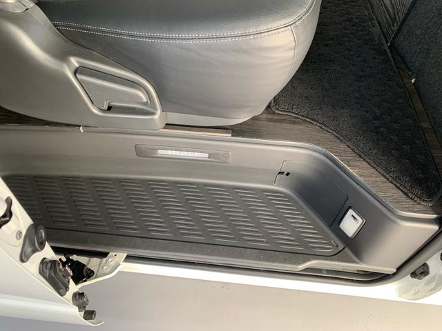 ハイエースバン スーパーＧＬ　ダークプライムＩＩ　禁煙車　ワンオーナー　ディーゼルターボ　ストラーダＳＤナビ　パノラミックビューモニター　ドラレコ前後　ＥＴＣ　デジタルインナーミラー　　１７インチ社外アルミ　ホワイトレタータイヤ（47枚目）