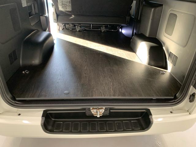 ハイエースバン スーパーＧＬ　ダークプライムＩＩ　禁煙車　ワンオーナー　ディーゼルターボ　ストラーダＳＤナビ　パノラミックビューモニター　ドラレコ前後　ＥＴＣ　デジタルインナーミラー　　１７インチ社外アルミ　ホワイトレタータイヤ（51枚目）