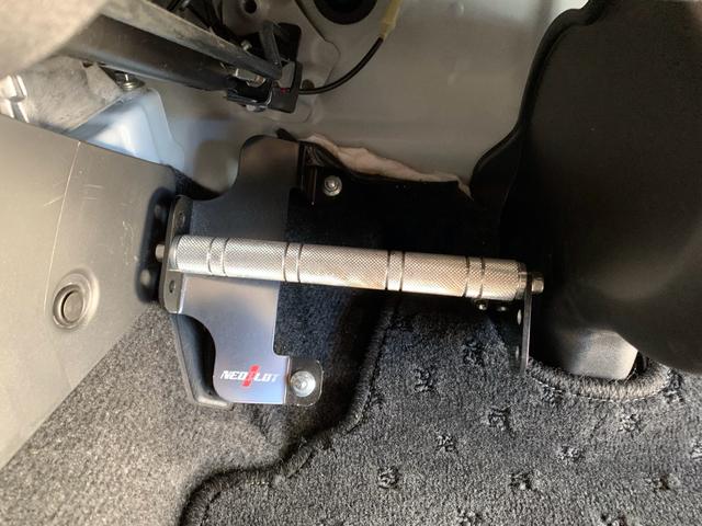 ハイエースバン スーパーＧＬ　ダークプライムＩＩ　禁煙車　ワンオーナー　ディーゼルターボ　ストラーダＳＤナビ　パノラミックビューモニター　ドラレコ前後　ＥＴＣ　デジタルインナーミラー　　１７インチ社外アルミ　ホワイトレタータイヤ（59枚目）