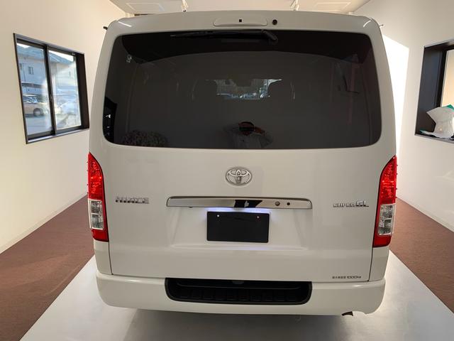 ハイエースバン スーパーＧＬ　ダークプライムＩＩ　禁煙車　ワンオーナー　ディーゼルターボ　ストラーダＳＤナビ　パノラミックビューモニター　ドラレコ前後　ＥＴＣ　デジタルインナーミラー　　１７インチ社外アルミ　ホワイトレタータイヤ（62枚目）