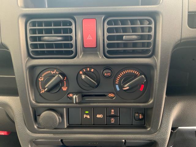 ミニキャブトラック Ｍ　新車未登録車　４ＷＤ　ＡＴ　エアコン　パワステ　パワーウィンドウ　キーレス　リアパーキングセンサー　アイドリングストップ　オートライト　ヘッドライトレベライザー（4枚目）