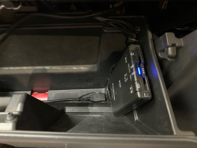 キャリイトラック KCエアコン・パワステ 4WD オートマ ストラーダSDナビ バックカメラ 前後ドラレコ ETC ワンオーナー 禁煙車 オートライト フルセグTV Bluetooth(7枚目)