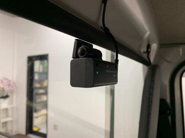 キャリイトラック KCエアコン・パワステ 4WD オートマ ストラーダSDナビ バックカメラ 前後ドラレコ ETC ワンオーナー 禁煙車 オートライト フルセグTV Bluetooth(9枚目)