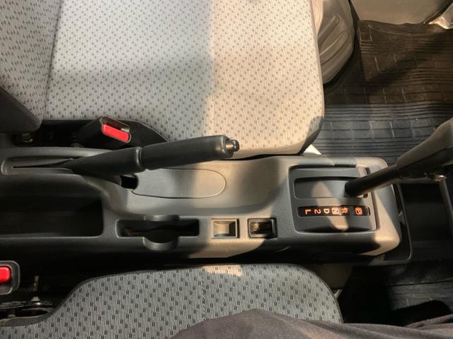 キャリイトラック KCエアコン・パワステ 4WD オートマ ストラーダSDナビ バックカメラ 前後ドラレコ ETC ワンオーナー 禁煙車 オートライト フルセグTV Bluetooth(10枚目)