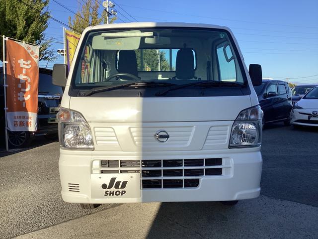 ＮＴ１００クリッパートラック 　エアコン　パワステ　４ＷＤ　車検整備付（3枚目）