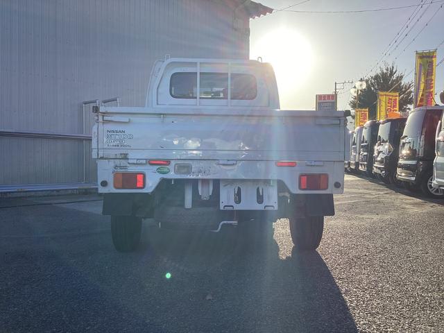 ＮＴ１００クリッパートラック 　エアコン　パワステ　４ＷＤ　車検整備付（4枚目）
