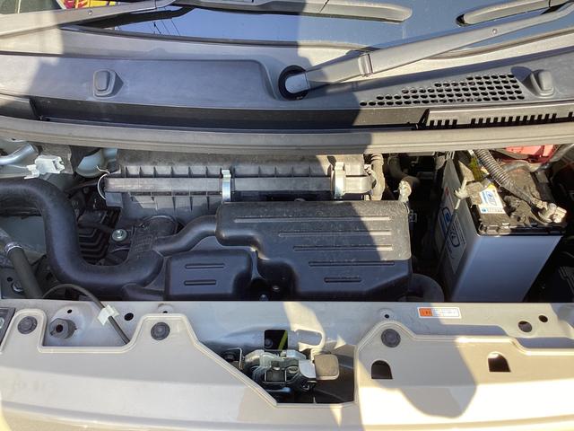 ＊ピカピカのエンジンルームです！当社の車両は内外装・エンジンルームにいたるまで綺麗に仕上げて展示しております！！＊ルームクリーニングには除菌も行っております！！