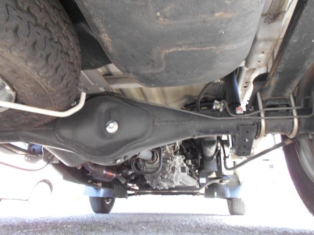 DX 5速マニュアル 走行28100Km台 車検整備付 ゲートプロテクター エアコン パワステ 三方開 鳥居アングル CDプレーヤー 安全ボディ 運転席エアバッグ USB入力端子 修復歴無し(26枚目)