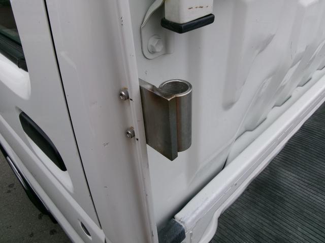 スクラムトラック ＫＣスペシャル　４ＷＤ　５速　ワンオーナー走行距離２２３００ｋｍ（16枚目）