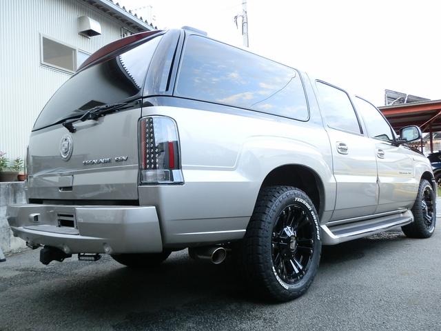 キャデラックエスカレード ＥＳＶ　ロングボディー　中期モデル　ニューペイント　オールニューパーツフルカスタム　新車並行輸入実走行車輛　１ナンバー可（35枚目）