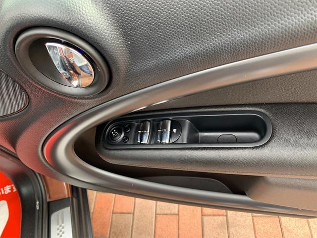 クーパーS クロスオーバー オール4 ターボ車 4WD カッロツェリアHDDナビ フルセグ Bluetooth ETC車載器 バックカメラ キセノンライト 17インチアルミ 5人乗り(15枚目)