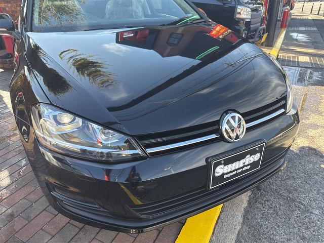 ゴルフ TSIコンフォートラインブルーモーションテクノロジー メモリーナビ バックカメラ フルセグ ETC アダプティブクルーズコントロール アイドリングストップ レーンアシスト 純正16インチアルミ フロントフォグランプ マルチファンクションステアリング(3枚目)