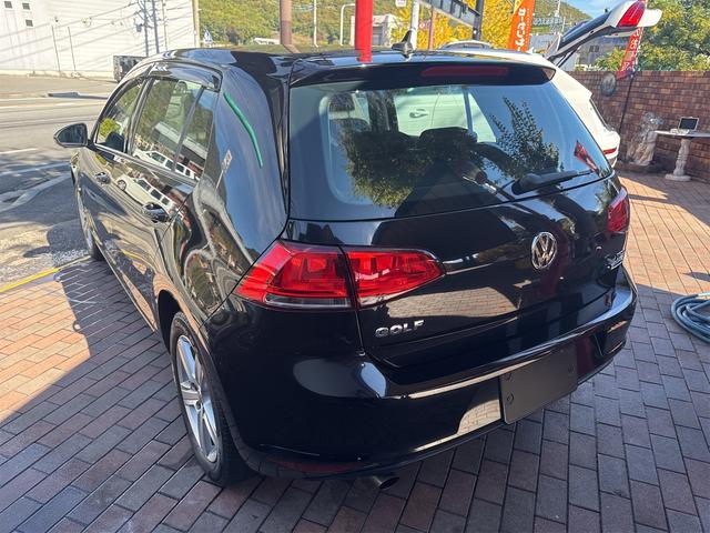 ゴルフ TSIコンフォートラインブルーモーションテクノロジー メモリーナビ バックカメラ フルセグ ETC アダプティブクルーズコントロール アイドリングストップ レーンアシスト 純正16インチアルミ フロントフォグランプ マルチファンクションステアリング(9枚目)