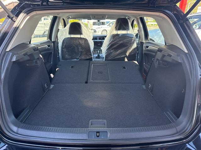 ゴルフ TSIコンフォートラインブルーモーションテクノロジー メモリーナビ バックカメラ フルセグ ETC アダプティブクルーズコントロール アイドリングストップ レーンアシスト 純正16インチアルミ フロントフォグランプ マルチファンクションステアリング(12枚目)