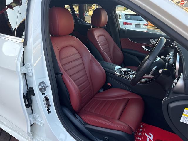 ☆スポーツ専用の内装でグランベリーレッドレザーシートとウッドパネルの内装が非常に高級感がございます☆