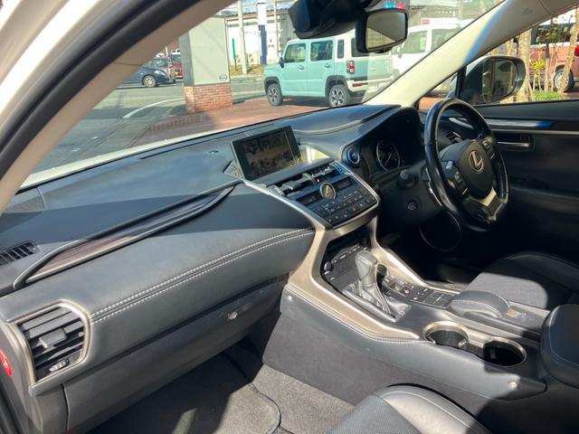 NX NX300h バージョンL 4WD ナビTV バックカメラ ETC パワーシート クルーズコントロール レーンアシスト クリアランスソナー プッシュスタート ブレーキホールドシステム 電動パーキングブレーキ(43枚目)