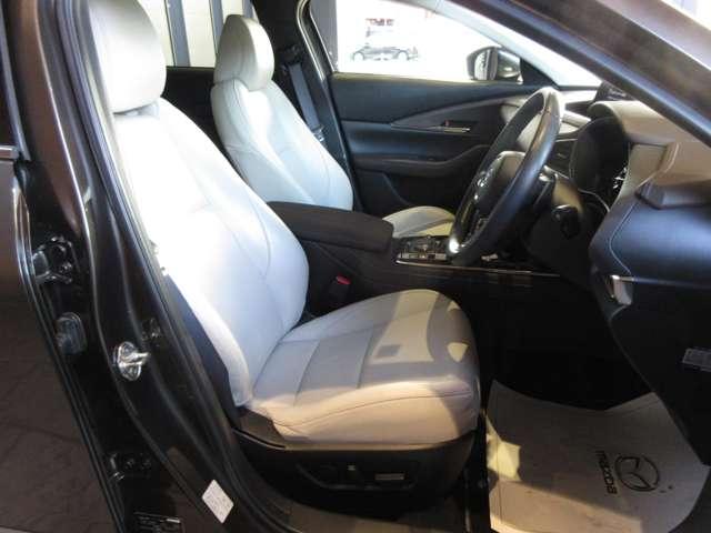 ＣＸ－３０ ２．０　２０Ｓ　Ｌパッケージ　白革内装　ナビＥＴＣ　純正２カメドラレコ　シー（9枚目）