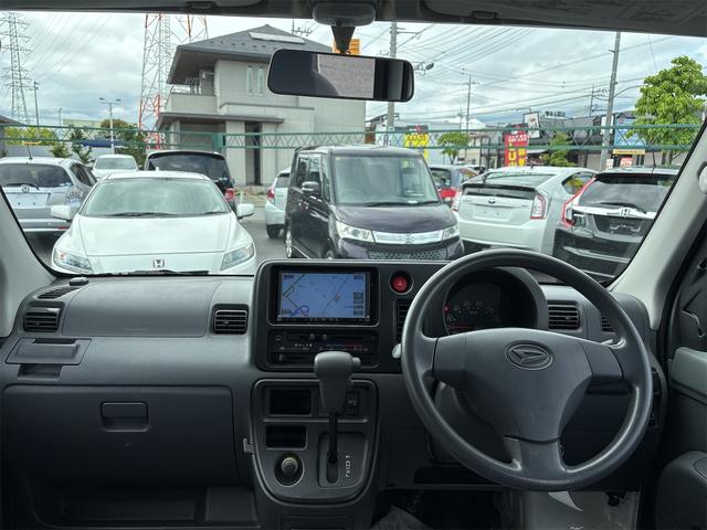 ハイゼットカーゴ ＤＸ　４ＷＤ　ナビ・ＴＶ　両側スライドドア　運転席・助手席エアバック　エアコン　パワステ　パワーウィンドウ　キーレスエントリー　タイヤ新品　走行２６．０００台（2枚目）