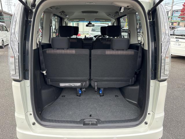 セレナ ハイウェイスター Vセレ+セーフティ SHV Aセフ ナビ・TV ETC車載器 Bluetooth 両側電動スライドドア アラウンドビューモニター LED 三列シート 後席モニター アイドリングストップ 電動格納ミラー 衝突安全ボディー 盗難防止システム(22枚目)