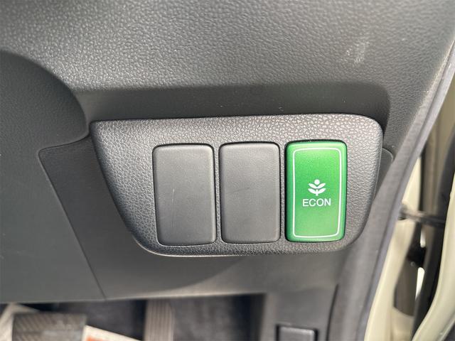 フィット １３Ｇ・スマートセレクション　ファインスタイル　ナビ・ＴＶ　Ｂｌｕｅｔｏｏｔｈ　ＥＴＣ車載器　バックカメラ　ＨＩＤヘッドライト　オートライト　フルフラット　スマートキー　ドアバイザー　ウインカーミラー　衝突安全ボディ　盗難防止システム（36枚目）