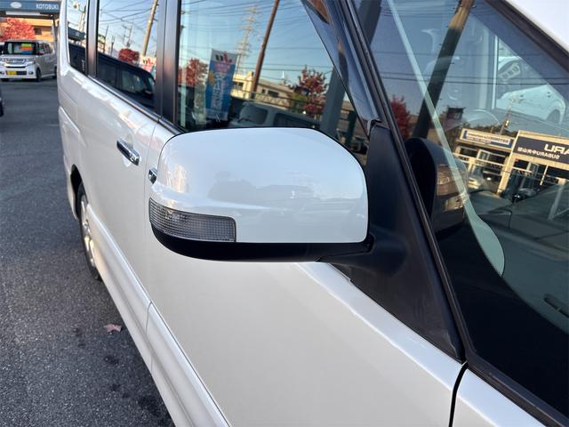 セレナ ハイウェイスター　Ｓ－ハイブリッド　両側電動スライドドア　ナビ・ＴＶ　Ｂｌｕｅｔｏｏｔｈ　ＥＴＣ車載器　バックカメラ　アイドリングストップ　三列シート　後席モニター　オートクルーズコントロール　衝突安全ボディー　盗難防止システム（7枚目）