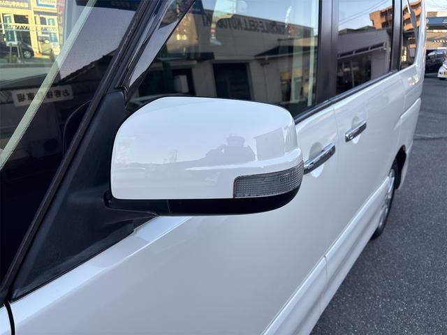 セレナ ハイウェイスター　Ｓ－ハイブリッド　両側電動スライドドア　ナビ・ＴＶ　Ｂｌｕｅｔｏｏｔｈ　ＥＴＣ車載器　バックカメラ　アイドリングストップ　三列シート　後席モニター　オートクルーズコントロール　衝突安全ボディー　盗難防止システム（8枚目）