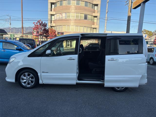 セレナ ハイウェイスター　Ｓ－ハイブリッド　両側電動スライドドア　ナビ・ＴＶ　Ｂｌｕｅｔｏｏｔｈ　ＥＴＣ車載器　バックカメラ　アイドリングストップ　三列シート　後席モニター　オートクルーズコントロール　衝突安全ボディー　盗難防止システム（12枚目）