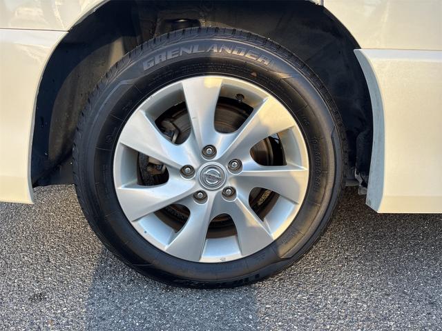 セレナ ハイウェイスター　Ｓ－ハイブリッド　両側電動スライドドア　ナビ・ＴＶ　Ｂｌｕｅｔｏｏｔｈ　ＥＴＣ車載器　バックカメラ　アイドリングストップ　三列シート　後席モニター　オートクルーズコントロール　衝突安全ボディー　盗難防止システム（17枚目）