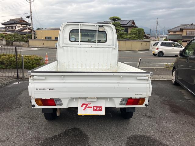 ミニキャブトラック ＶＸ－ＳＥ　４ＷＤ　エアコン　パワステ　５速マニュアル車　車検令和９年６月　タイミングベルト交換済　４ＷＤ切替スイッチ　高低２段切替　作業灯　三方開　　鳥居アングル（16枚目）