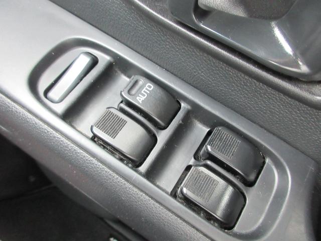 ハイゼットカーゴ クルーズターボＳＡＩＩＩ　４ＷＤ　１年走行無制限保証　除菌シートクリーニング　スマートアシスト３　オートハイビーム　ＬＥＤライト　純正ナビ　フルセグＴＶ　Ｂｌｕｅｔｏｏｔｈ　ＤＶＤビデオ　両側スライドドア　ＥＴＣ　キーレス（18枚目）