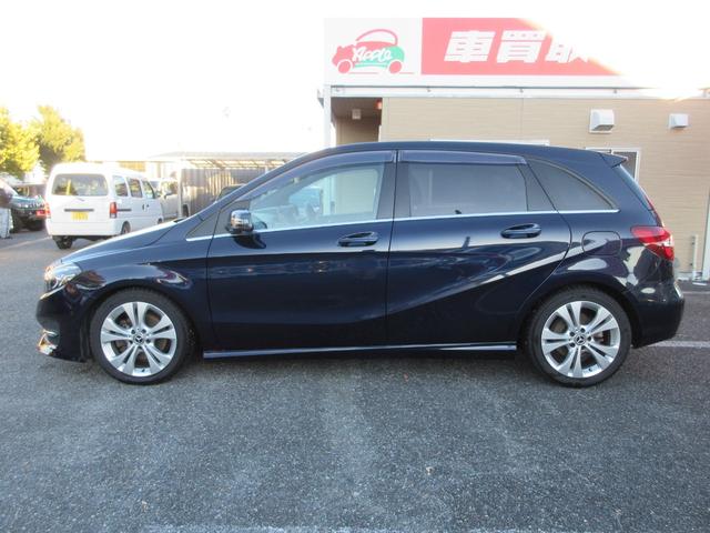 Bクラス B180 除菌シートクリーニング メーカーナビ バックカメラ フルセグTV Bluetooth 黒革シート シートヒーター パワーシート サンルーフ LEDライト ETC 純正17インチアルミ キーレスゴー(3枚目)