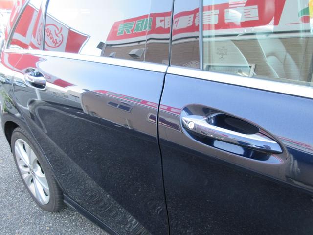 Bクラス B180 除菌シートクリーニング メーカーナビ バックカメラ フルセグTV Bluetooth 黒革シート シートヒーター パワーシート サンルーフ LEDライト ETC 純正17インチアルミ キーレスゴー(64枚目)