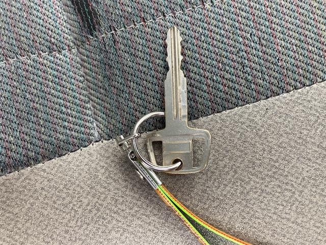 ミニキャブトラック TL 4WD オートマ 荷台ゲートプロテクター ドアバイザー 作業灯 メッキミラー タイミングベルト交換済 走行距離7.4万キロ 修復歴無し(45枚目)