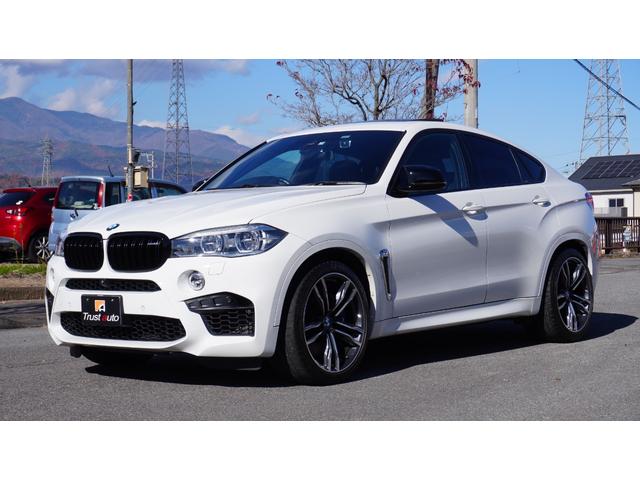 Ｘ６ Ｍ ベースグレード　インテリジェントセーフティー　フロント新品Ｈ＆Ｒダウンサス・リア新品Ｈ＆Ｒロワリングキット・新品Ｈ＆Ｒホイールスペーサーロングボルト・純正ＯＰ２１ＡＷ・純正ＯＰ電動ガラスサンルーフ・パーツカスタムグロスブラックペイント（4枚目）