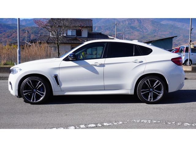 Ｘ６ Ｍ ベースグレード　インテリジェントセーフティー　フロント新品Ｈ＆Ｒダウンサス・リア新品Ｈ＆Ｒロワリングキット・新品Ｈ＆Ｒホイールスペーサーロングボルト・純正ＯＰ２１ＡＷ・純正ＯＰ電動ガラスサンルーフ・パーツカスタムグロスブラックペイント（5枚目）