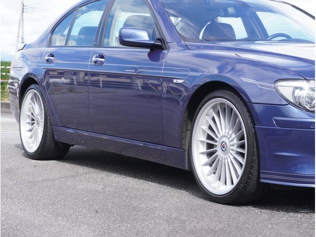 Ｂ７ スーパーチャージ　後期モデル　左ハンドル　アンドロイドナビ・フロント＆バックカメラ・専用２１ＡＷ・アルピナデコライン・専用スポイラー・アルピナメープルウッドインテリア・ＬＡＶＡＬＩＮＡレザー・アルカンターラルーフ・スウィッチトロニック（13枚目）
